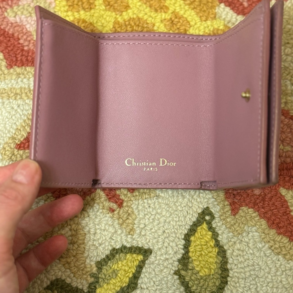 CHRISTIAN DIOR 30 Montaigne CD Logo Pink Barbie Coquette Compact Wallet Case - Picture 15 of 16